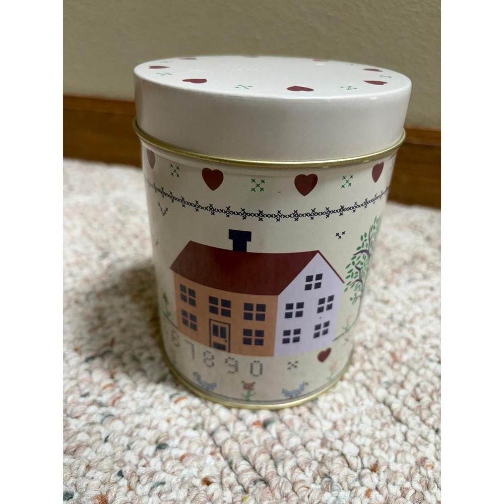 Vintage farmhouse cottagecore style metal kitchen canister - Picture 2 of 8